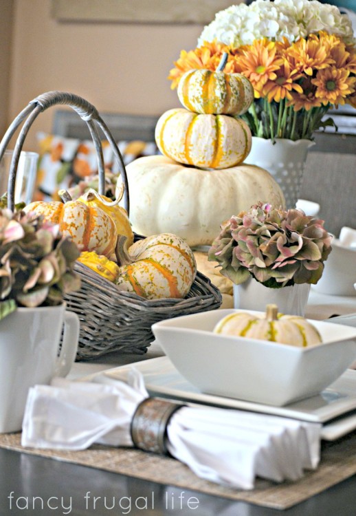 Fall-table-setting-with-white-plates1