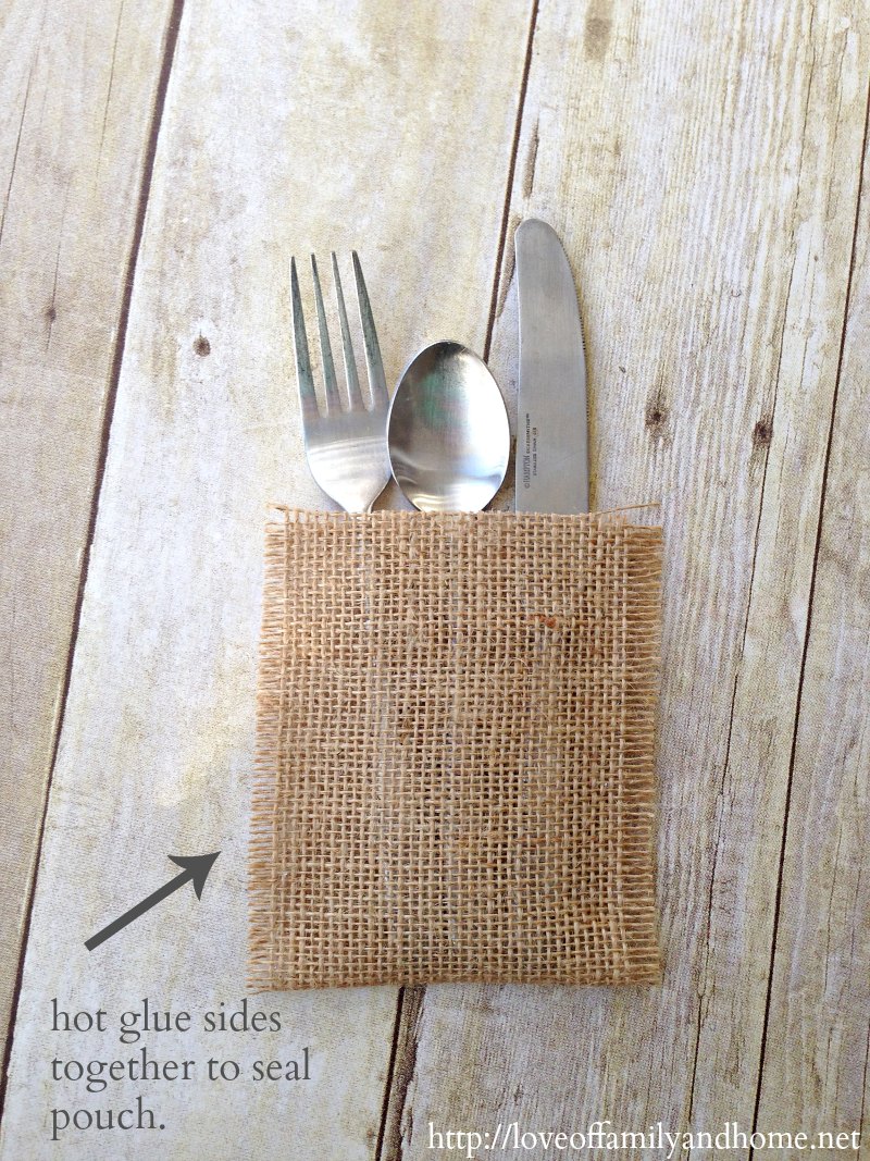 Christmas Place Setting Easy, No-Sew Flatware Pouch {Crate & Barrel Knock-Off} Christmas Place Setting Idea