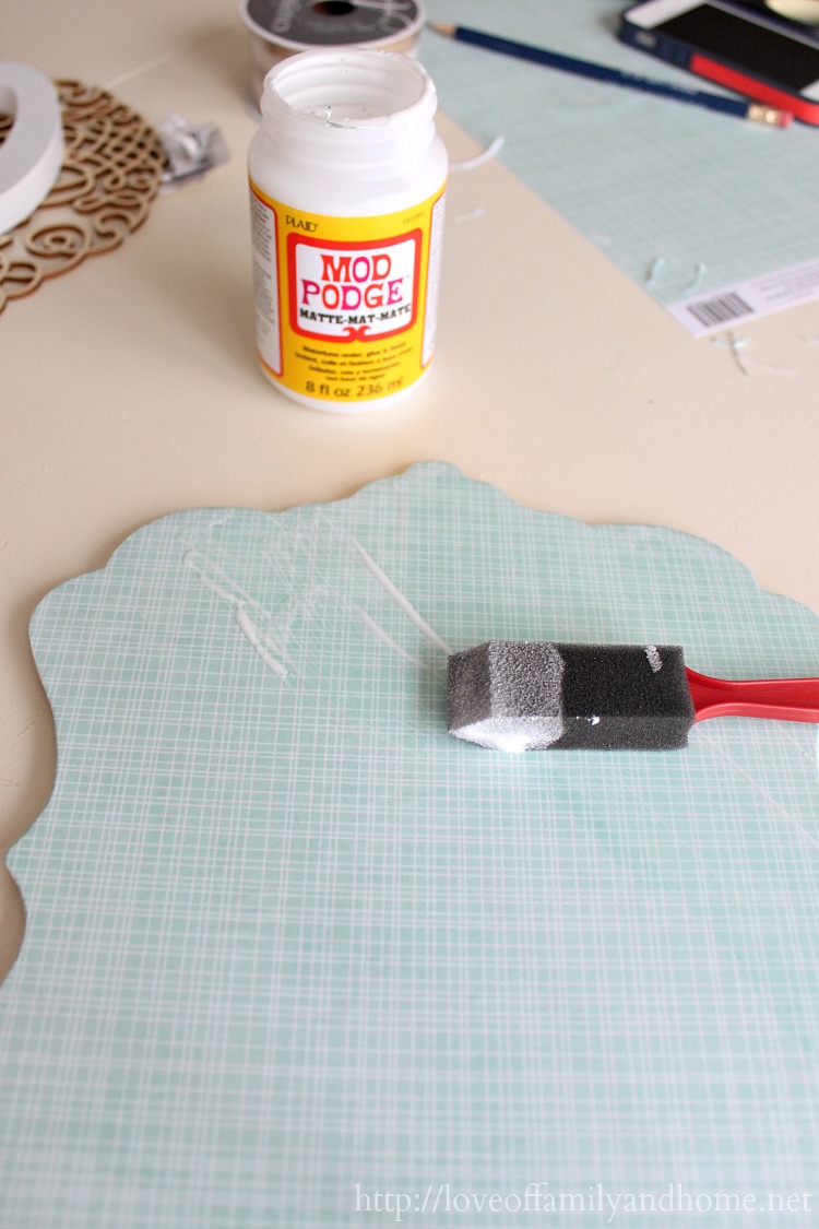 How To Make a Layered Burlap Monogram {DIY Wall Decor}