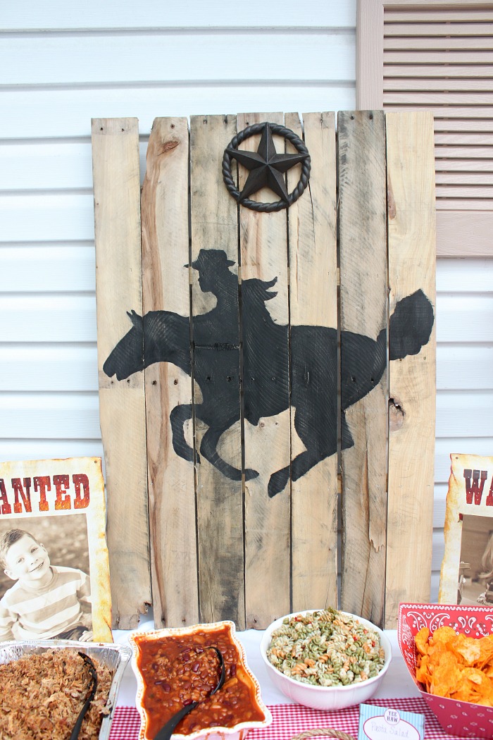 Pallet Wood Art - Cowboy Silhouette. Cute & easy backdrop for western/cowboy themed party.