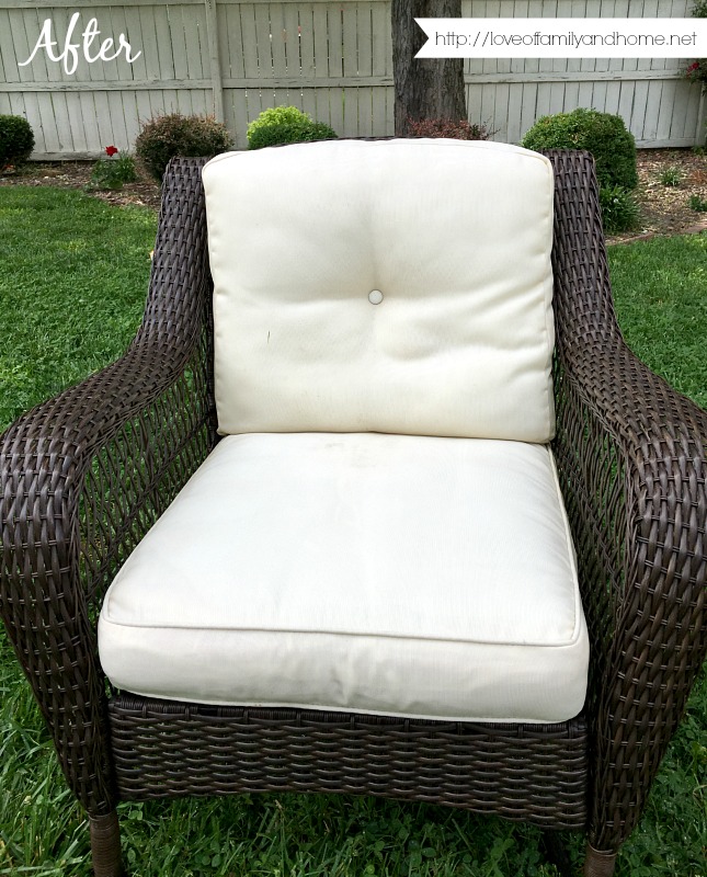 Remove Mildew Stains From Outdoor Cushions, How To Clean Mold From Outdoor Furniture Cushions